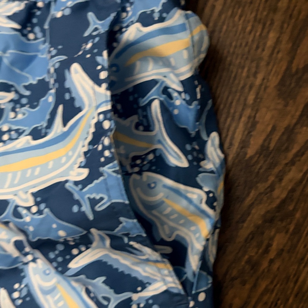 NWT Vineyard Vines Light Blue Fish-Print Swim Shorts - Picture 3 of 5